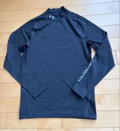 【希少】UNDER ARMOURコールドギア ノベルティ モックネック裏起毛
