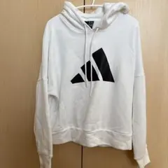adidasパーカー　クロップドパーカー　ホワイト