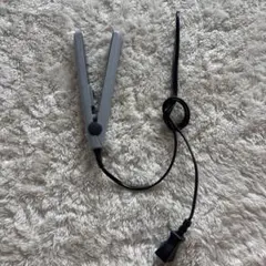 グレー ストレートヘアアイロン