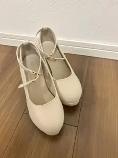 ホワイトベージュ ストラップ付き ハイヒール 約8cm
