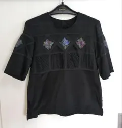 馬里邑 半袖ブラウス 刺繍デザイン