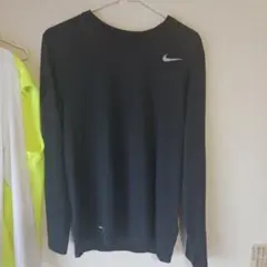 NIKE長袖シャツ