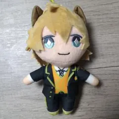 スーツ姿の耳付きぬいぐるみ