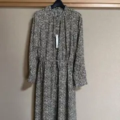 新品タグ付きGU花柄 長袖 シャツワンピースL