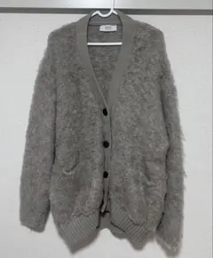グレーのフワフワカーディガン