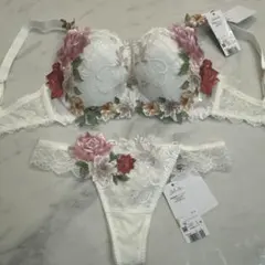 サルート 店舗限定 09g インドの花嫁 ブラ ソング - メルカリ