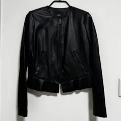 最終お値下げ！ZARA／すそフリルフェイクレザーブルゾン