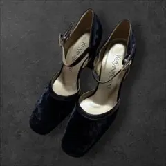 Yves Saint Laurent ベロア アンクルストラップ パンプス