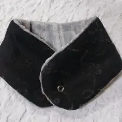 ハンドメイド ネックウォーマー ブラック :フロッキー マフラー