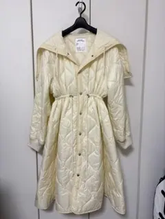 クリーム色 キルティングロングコート フード付き