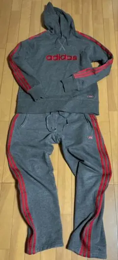 adidas アディダス グレー×レッド スウェットセットアップ
