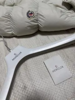 MONCLERダウンジャケット （WHITE）