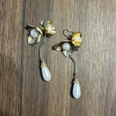 【美品】【ピアス・まとめ買い歓迎】ゴールド　フラワー　パール