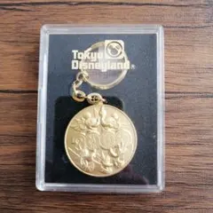 東京ディズニーランド 2000年メダルキーホルダー