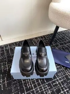 美品プラダ ブラック 厚底ローファー 38サイズ
