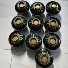 断*す様 緑色と金色の漆器の椀 10個
