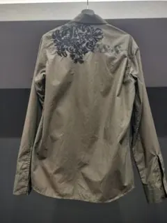 Guess 刺繍入り長袖シャツ