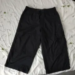 ユニクロ 黒 カーゴ 七分丈パンツ 150