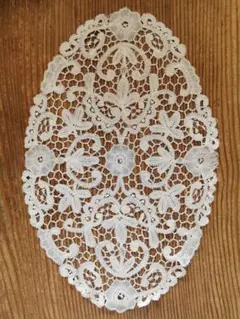 アンティークベルギー ブルージュ 草花紋様 ボビン編みリネンレースドイリー