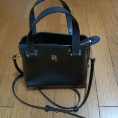 トミーヒルフィガー　ミニトートバッグ　ブラック　美品