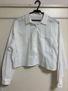 ホワイト クロップド長袖シャツ