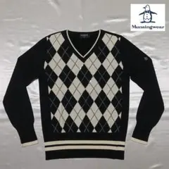 【Munsingwear】マンシングの刺繍ロゴ入りレディスVネックウールセーター