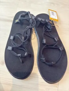 Teva VOYA INFINITY ブラック サンダルのサムネイル