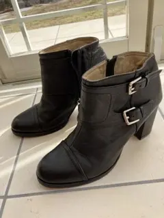 レザー黒ブーツ バックジッパー 2バックル付き