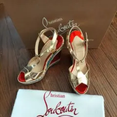未使用サイズ36Christian Louboutin ゴールドウェッジサンダル
