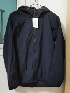 黒　軽量中綿ジャケット マウンテンパーカー フード付き