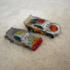 トミカ カーズ　ダレル・カートリップ マックィーン シルバーレーサータイプ