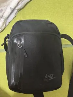 NIKE ショルダーバッグ ブラックのサムネイル