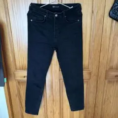美品　ZARA スキニーデニムパンツ　ブラック