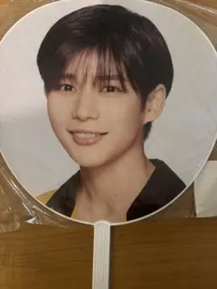 長尾謙杜　うちわ　なにわ男子