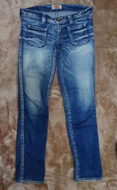 Item thumbnail for item 3f8f1b35-bd68-4a28-925d-1a27e890857d