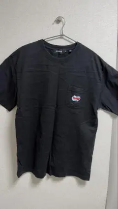 XLARGE ポケット付き黒Tシャツ