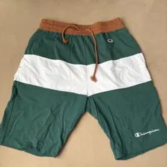 ホワイト ショートパンツ
