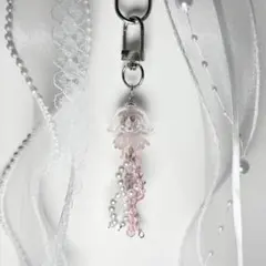ビーズキーホルダー　クラゲチャーム　ハンドメイド　キーチェーン　くらげ　ピンク