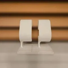 【白い】プラスチック製時計スタンド 2個