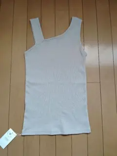 新品　ローリーズファーム　タンクトップ　アシメリブタンク　アイボリー