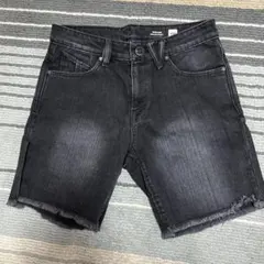 VOLCOM ボルコム　KINKADE ブラックデニム　短ショーツ メンズのサムネイル