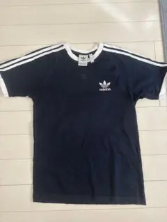 adidas トップスのサムネイル