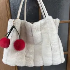 【美品】シューラルー　 ふわふわ ストライプファートートバッグ　ベージュ