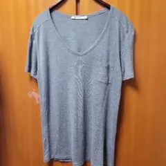 グレー Vネック Tシャツ 半袖 ポケット付きのサムネイル
