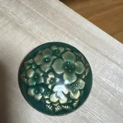 七宝焼 ブローチ 円形 グリーン系