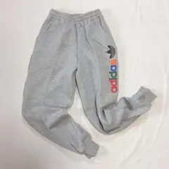 adidas スウェットパンツ グレー 150cm ロゴ入り
