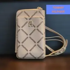 美品　TOMMY HILFIGER スマホショルダーバッグのサムネイル