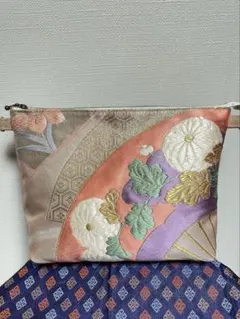 淡櫻色高級袋帯リメイク　ハンドメイドポシェット　ショルダー紐無し　扇草花七宝文様