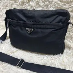 PRADA プラダ ナイロン メッセンジャーバッグ 黒 三角ロゴ クロスボディ