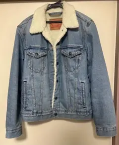 ボア襟付きライトブルーデニムジャケット